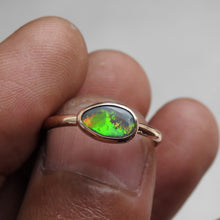 Load image into Gallery viewer, LIGHTNING RIDGE OPAL