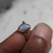 Load image into Gallery viewer, LIGHTNING RIDGE OPAL