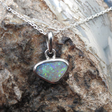 Load image into Gallery viewer, LIGHTNING RIDGE OPAL