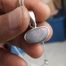 Load image into Gallery viewer, AUSTRALIAN OPAL PENDANT