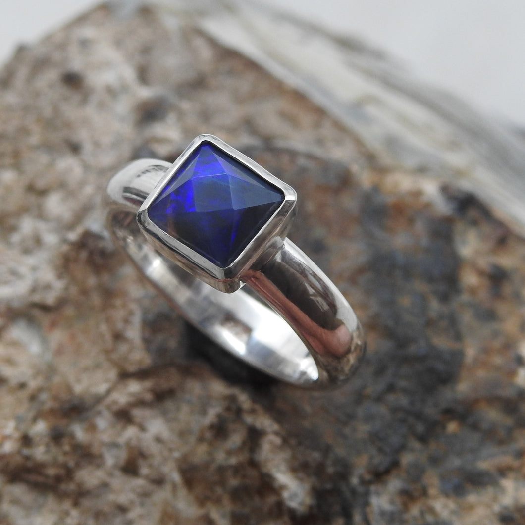 AUSTRALIAN BLACK OPAL RING