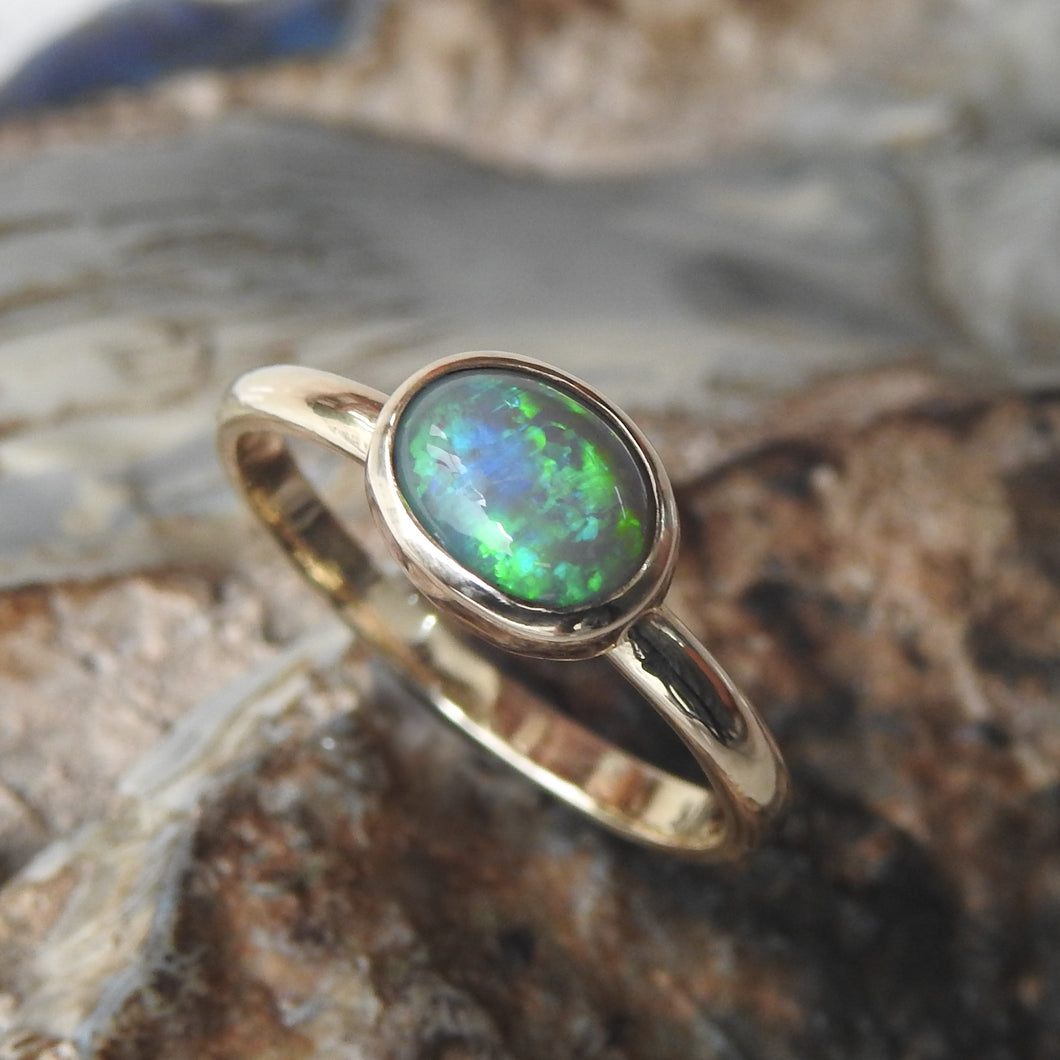 AUSTRALIAN OPAL RING