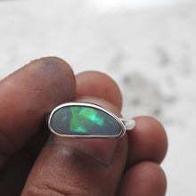 Load image into Gallery viewer, LIGHTNING RIDGE OPAL