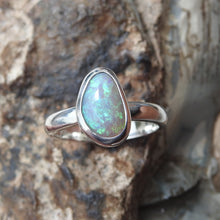 Load image into Gallery viewer, LIGHTNING RIDGE OPAL