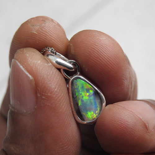 AUSTRALIAN OPAL PENDANT