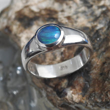 Load image into Gallery viewer, AUSTRALIAN BLACK OPAL RING