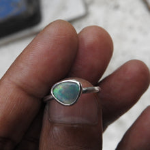Load image into Gallery viewer, LIGHTNING RIDGE OPAL