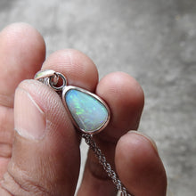 Load image into Gallery viewer, AUSTRALIAN OPAL PENDANT
