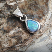 Load image into Gallery viewer, LIGHTNING RIDGE OPAL