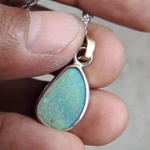 Load image into Gallery viewer, AUSTRALIAN OPAL PENDANT