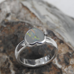 LIGHTNING RIDGE OPAL RING