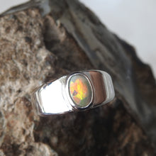 Load image into Gallery viewer, AUSTRALIAN OPAL RING