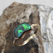Load image into Gallery viewer, LIGHTNING RIDGE OPAL