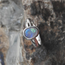 Load image into Gallery viewer, Lightning Ridge Solid Opal 