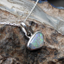 Load image into Gallery viewer, LIGHTNING RIDGE OPAL