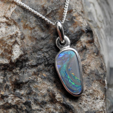 Load image into Gallery viewer, LIGHTNING RIDGE OPAL