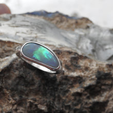Load image into Gallery viewer, LIGHTNING RIDGE OPAL