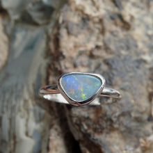 Load image into Gallery viewer, LIGHTNING RIDGE OPAL