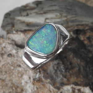 AUSTRALIAN OPAL RING