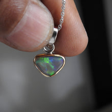 Load image into Gallery viewer, LIGHTNING RIDGE OPAL