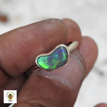 Load image into Gallery viewer, LIGHTNING RIDGE OPAL