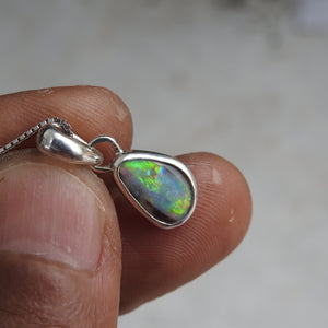 AUSTRALIAN OPAL PENDANT