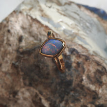 Load image into Gallery viewer, LIGHTNING RIDGE OPAL