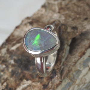 AUSTRALIAN OPAL RING