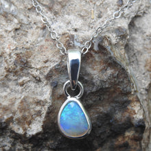 Load image into Gallery viewer, OPAL PENDANT