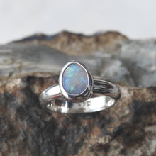 Load image into Gallery viewer, Lightning Ridge Solid Opal 