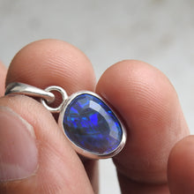 Load image into Gallery viewer, AUSTRALIAN BLACK OPAL PENDANT