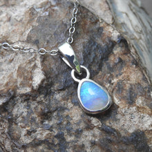 Load image into Gallery viewer, OPAL PENDANT