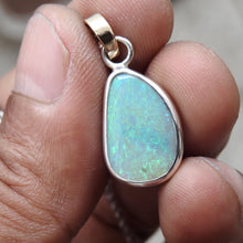Load image into Gallery viewer, AUSTRALIAN OPAL PENDANT