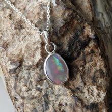 Load image into Gallery viewer, LIGHTNING RIDGE OPAL