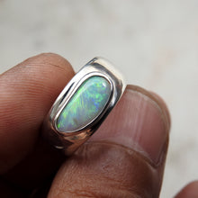 Load image into Gallery viewer, LIGHTNING RIDGE OPAL