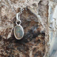 Load image into Gallery viewer, LIGHTNING RIDGE OPAL