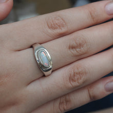 Load image into Gallery viewer, Mintabie Opal