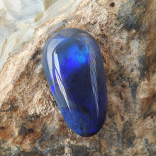 Load image into Gallery viewer, Lightning Ridge Opal
