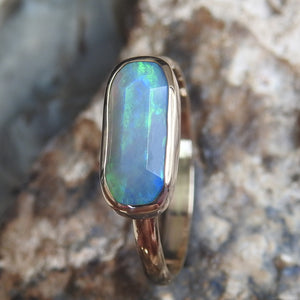 LIGHTNING RIDGE OPAL RING