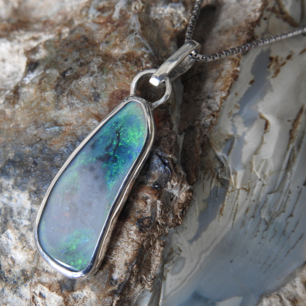 LIGHTNING RIDGE OPAL PENDANT