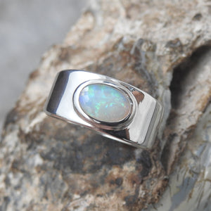 AUSTRALIAN OPAL RING
