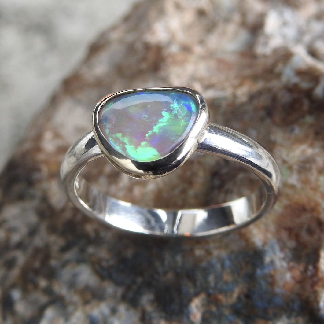LIGHTNING RIDGE OPAL RING