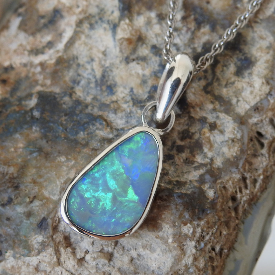 OPAL PENDANT