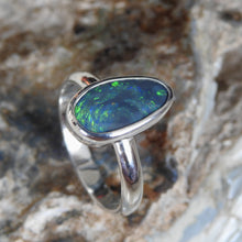 Load image into Gallery viewer, AUSTRALIAN BLACK OPAL RING