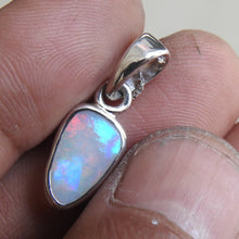 Load image into Gallery viewer, WHITE OPAL PENDANT