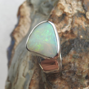 LIGHTNING RIDGE OPAL RING