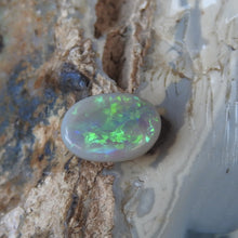 Load image into Gallery viewer, Lightning Ridge Opal
