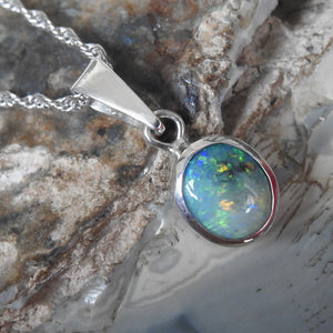 LIGHTNING RIDGE OPAL PENDANT