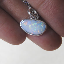Load image into Gallery viewer, AUSTRALIAN OPAL PENDANT