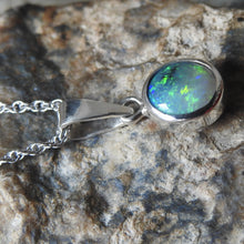 Load image into Gallery viewer, LIGHTNING RIDGE OPAL PENDANT